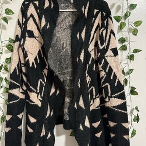 Charlotte Russe Black and Cream Patterned Cardigan